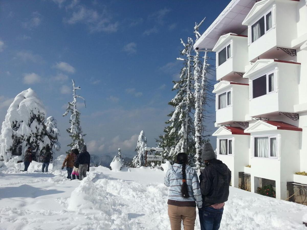Royal Jardin Whistling Pines Resort Simlá Kültér fotó
