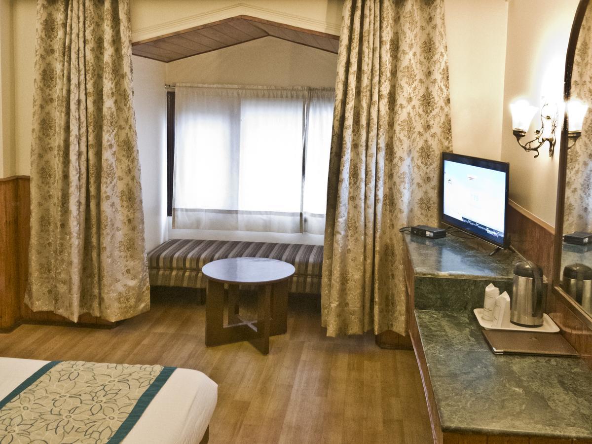 Royal Jardin Whistling Pines Resort Simlá Kültér fotó