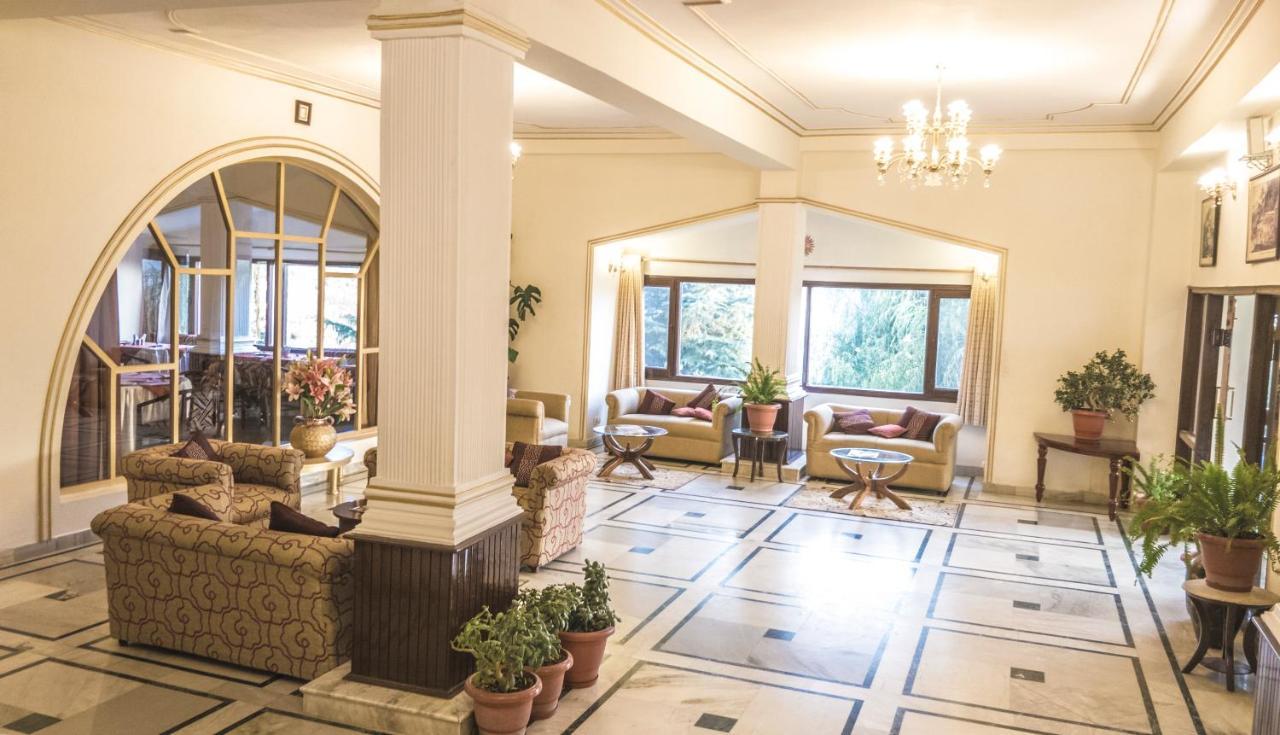 Royal Jardin Whistling Pines Resort Simlá Kültér fotó
