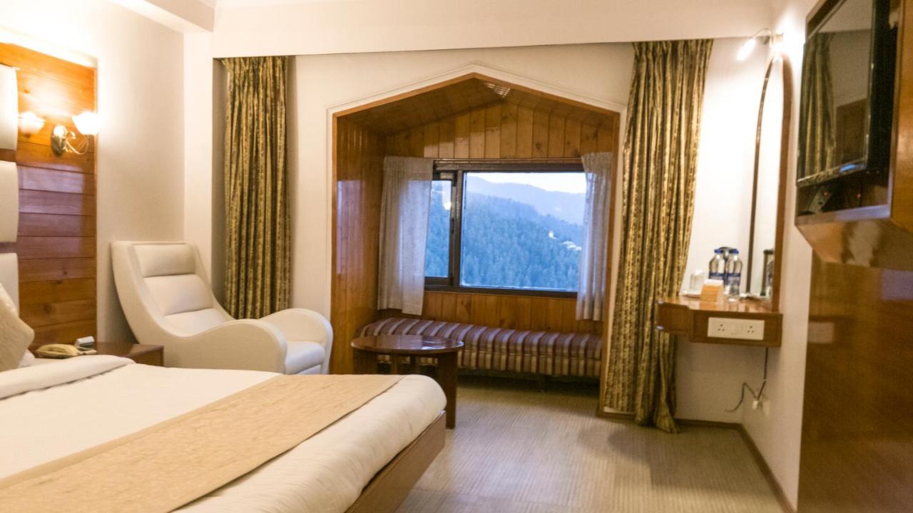 Royal Jardin Whistling Pines Resort Simlá Kültér fotó