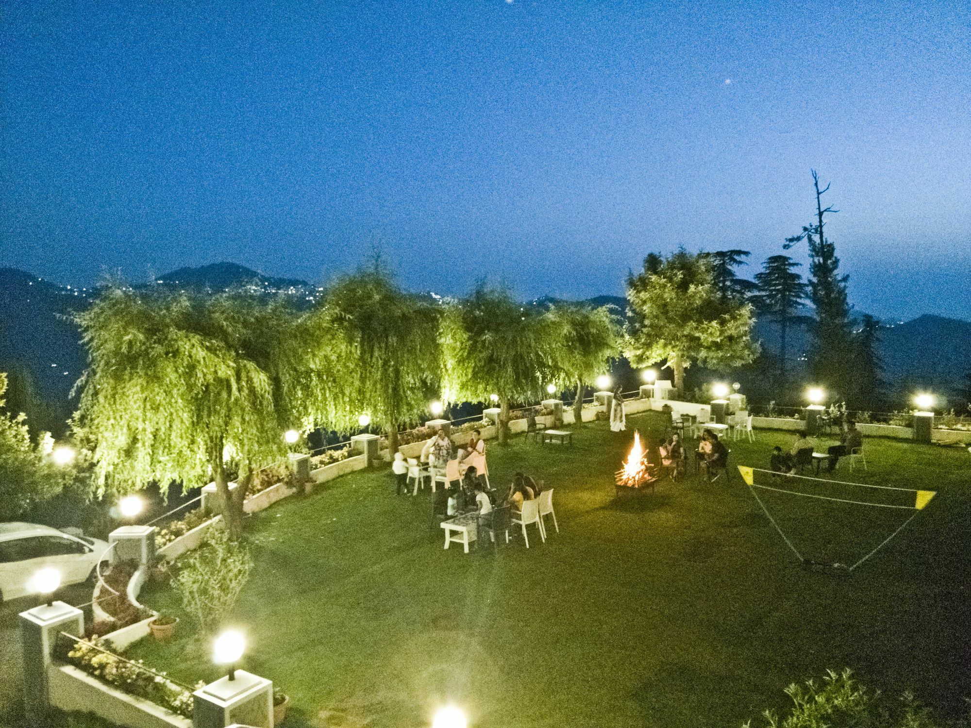 Royal Jardin Whistling Pines Resort Simlá Kültér fotó
